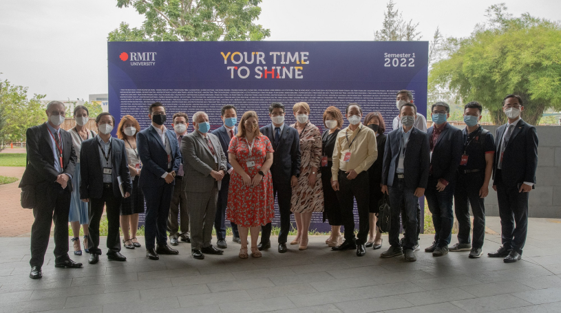 Representatives from government and industry met to promote trade and investment cooperation in ICT between Vietnam and the state of Victoria.